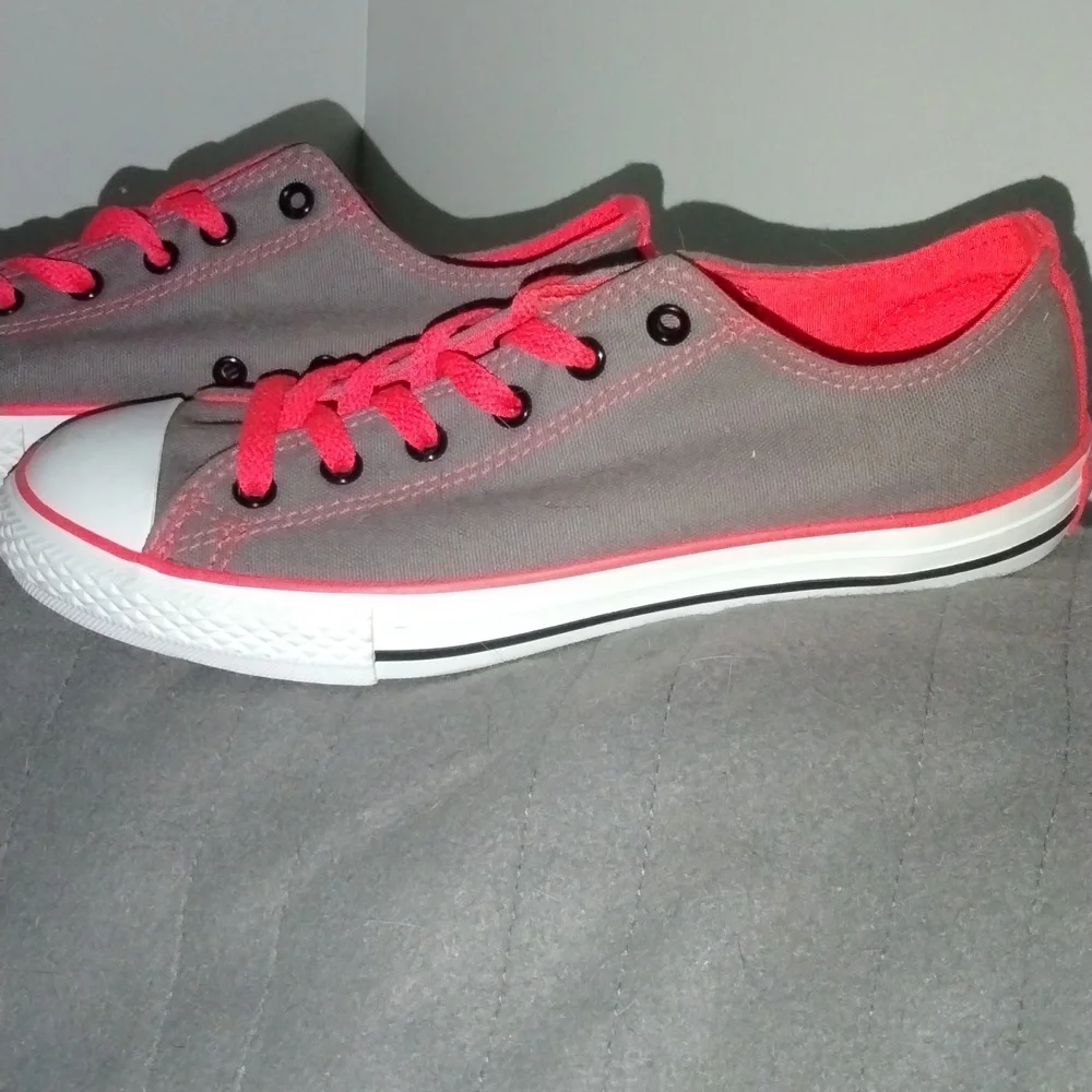 Converse - Picture 3 of 10